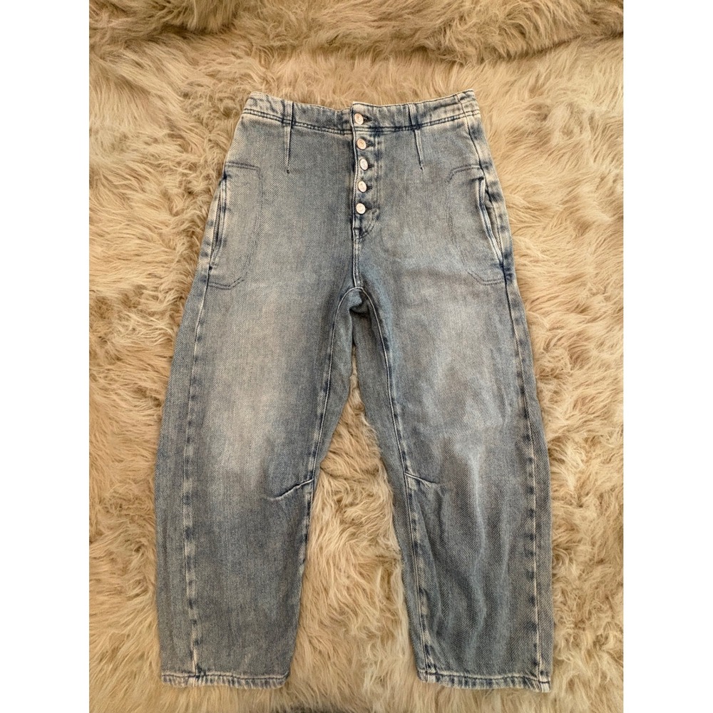 Free People We The Free Osaka Mid Rise Barrel Leg Jeans Light Wash Blue Size 26